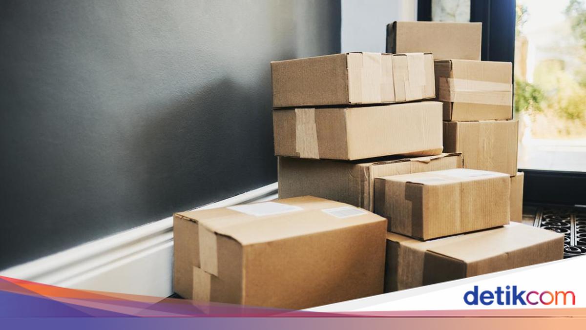Expedition Warehouse in Kebumen Firebombed, Sack of Parcels Looted