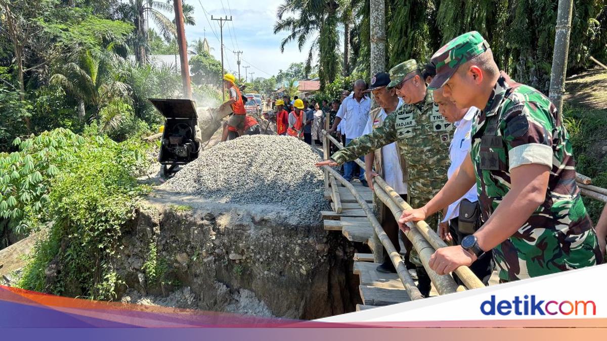 Task Force Monitors Permanent Bridge Construction in Simalungun