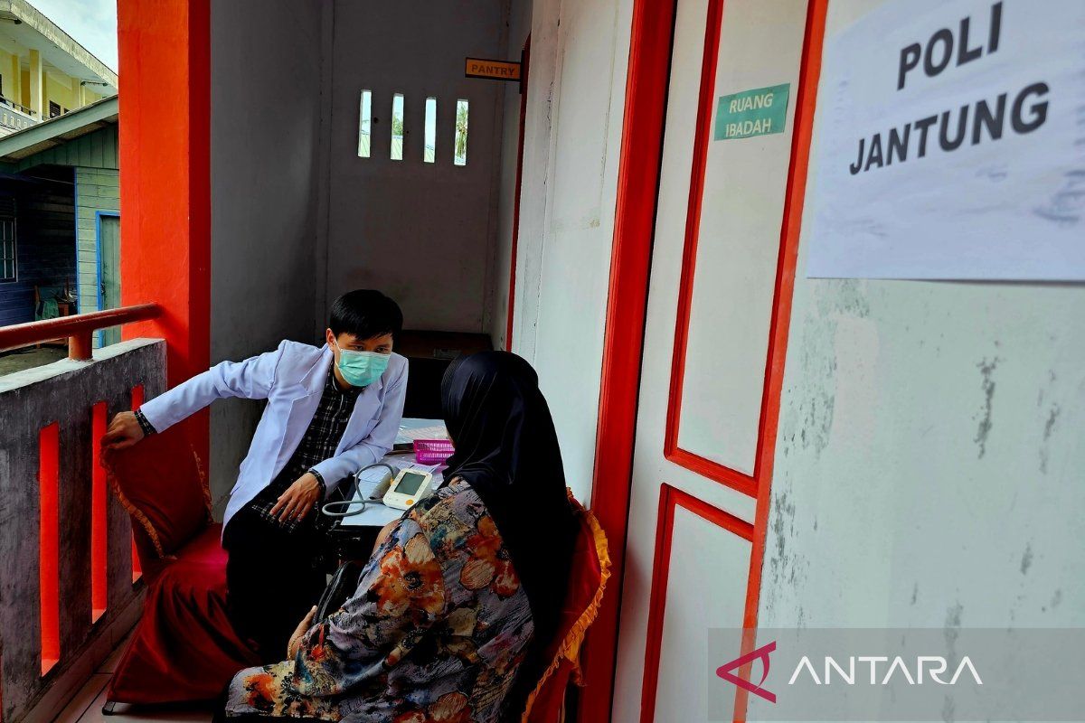 Natuna Government Provides Heart Specialist for Free Health Check-ups in Sedanau