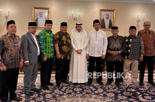 Ikadi Chairman Meets Qatari Ambassador, Offers Condolences on Passing of Sheikh Hamad