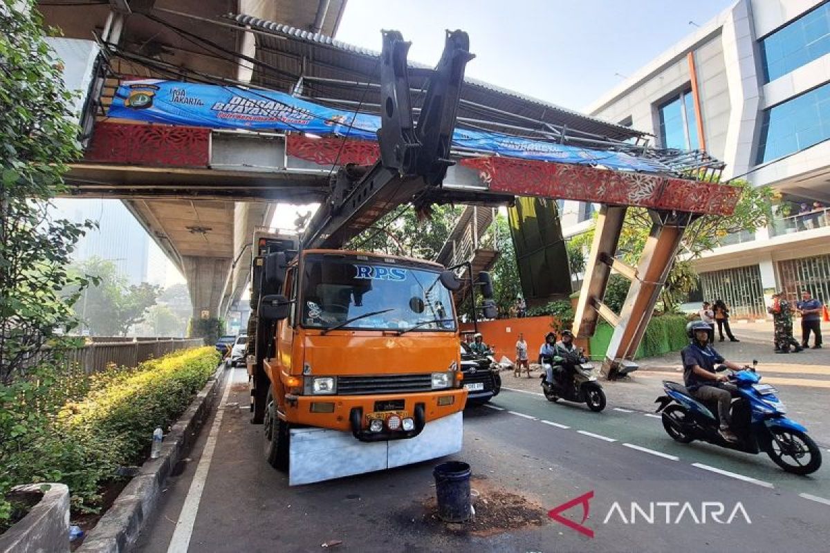 Jakarta Transport Agency reaffirms truck supervision following flyover collapse
