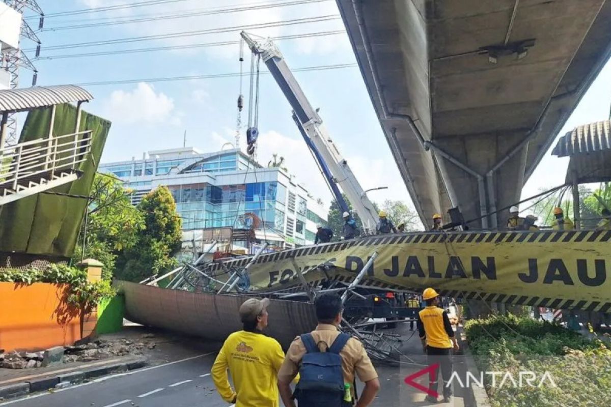 Pramono to Hold Special Meeting Next Week to Discuss Tendean Footbridge