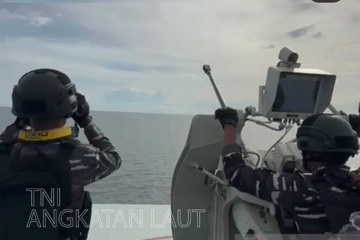 Indonesian Navy and Air Force Collaborate to Secure RI-Malaysia Maritime Border