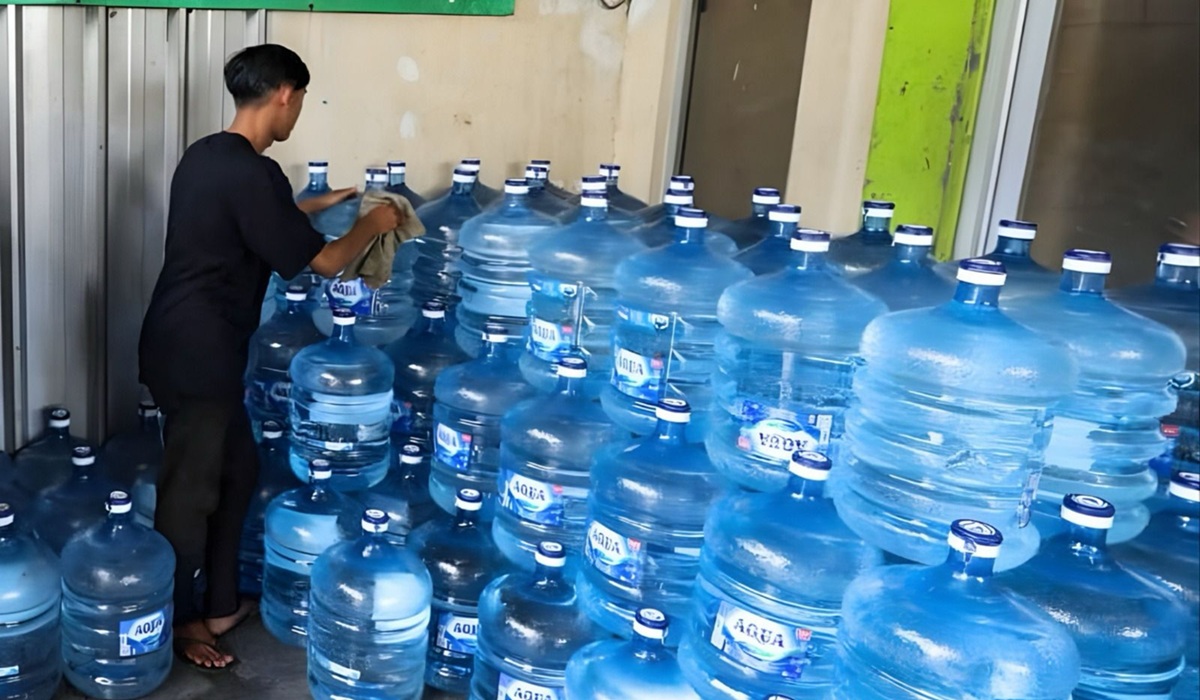 Expert Says Health Concerns Over Polycarbonate Reusable Gallons Lack Clinical Evidence