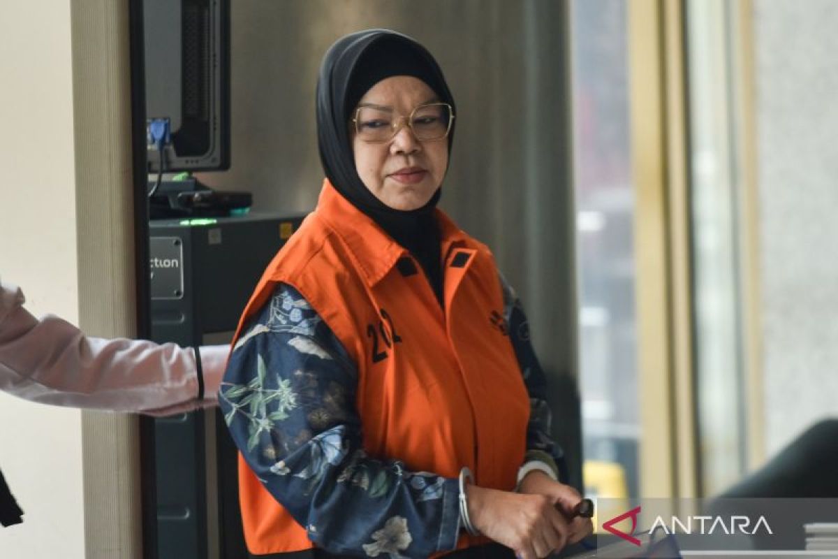 KPK Seizes Documents After Raiding Homes of Suspects and Sukoharjo Public Works Chief
