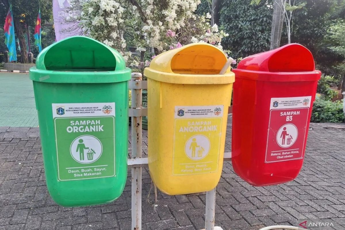 South Jakarta Administration to Provide Four Segregated Waste Bins in Every Neighbourhood Unit