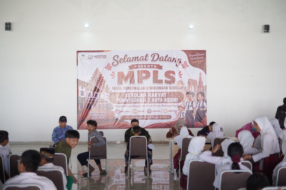 Kediri's 'Sekolah Rakyat' Students Receive Character Building During Orientation