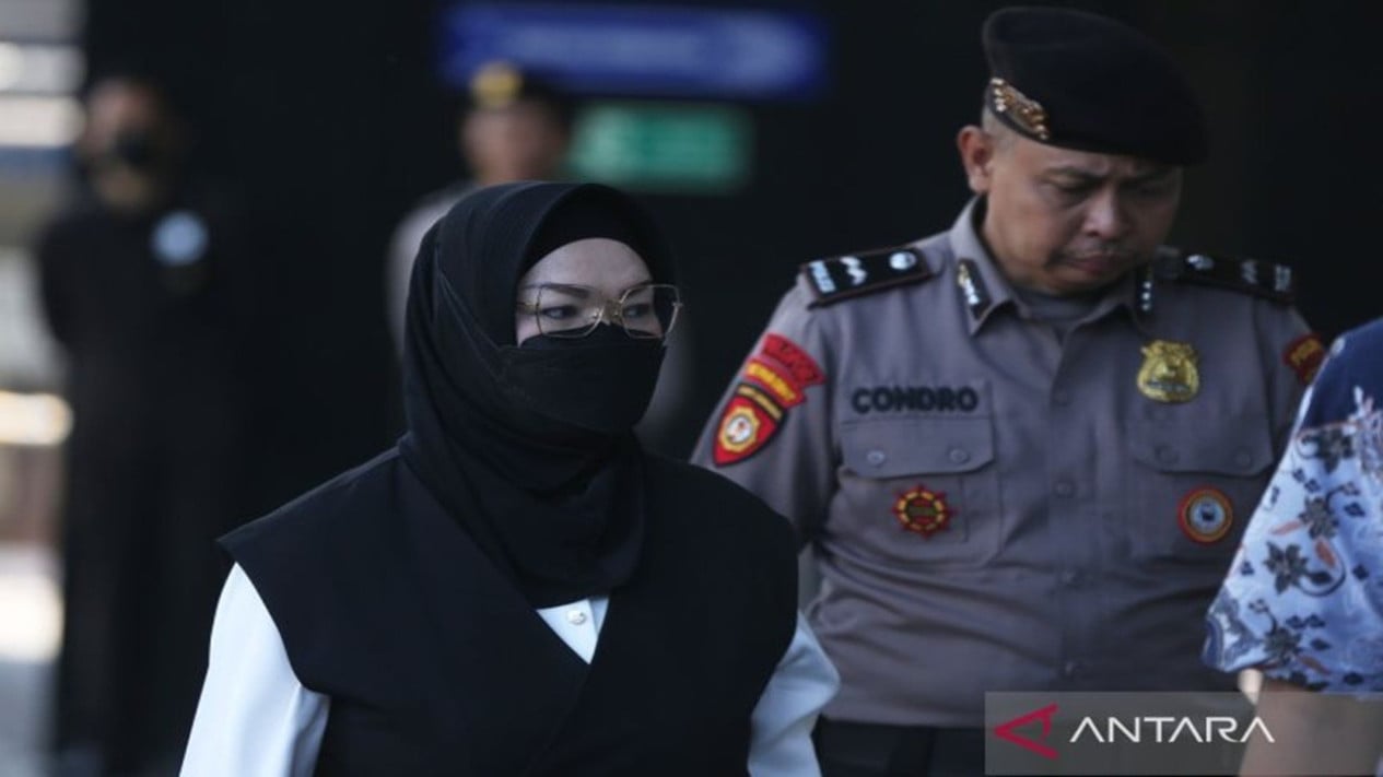 KPK Searches Homes of Three Suspects in Sukoharjo Extortion Case, Seizes Key Documents