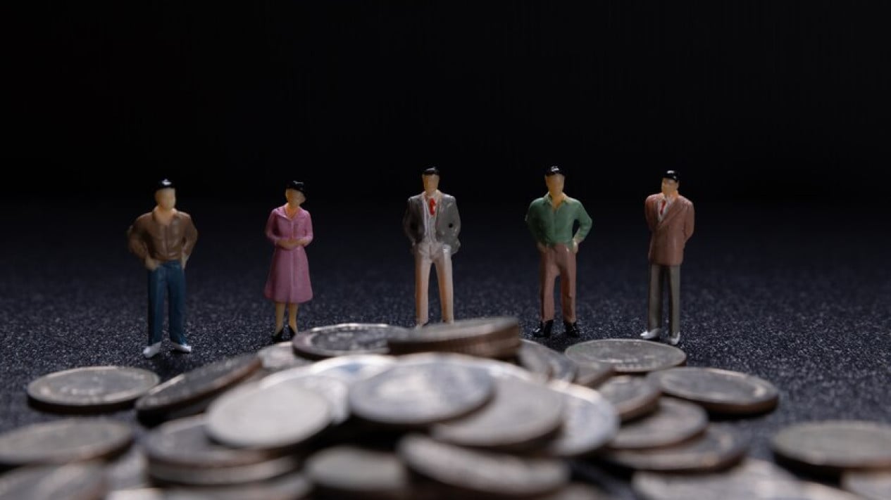 The Wealthy Don't Hoard Gold: Here's Their Real Investment Strategy