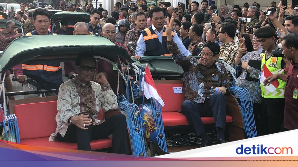 Finance Minister Purbaya and Sultan HB X Tour Alkid in Electric Pedicabs