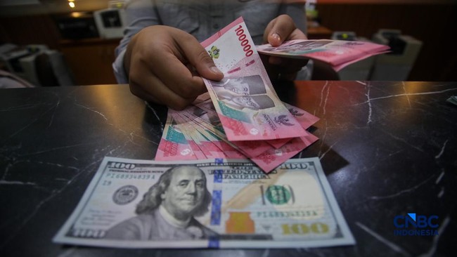 Rupiah Stagnant, US Dollar Steady at Rp17,980 This Morning