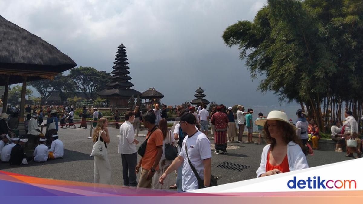 Ticket Price Hike Does Not Affect Visits to Ulun Danu Beratan