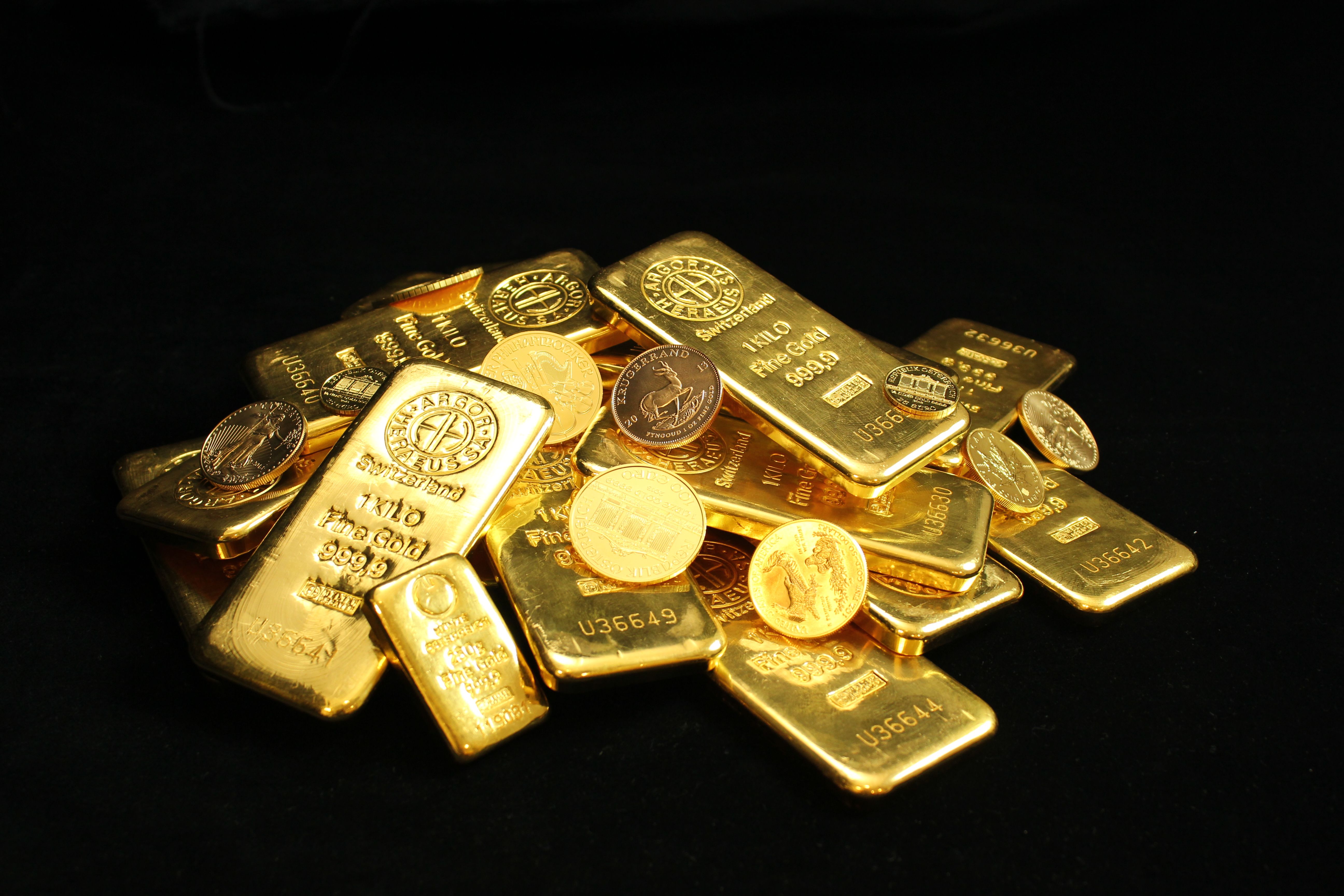 Central Banks Keep Buying: Is Gold Investment Still Viable After Price Surge?