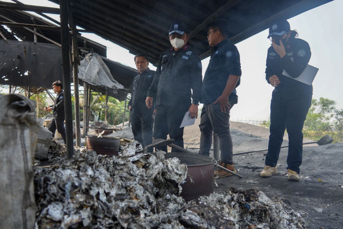 KLH Halts Illegal Aluminium Smelting Operation in Tangerang