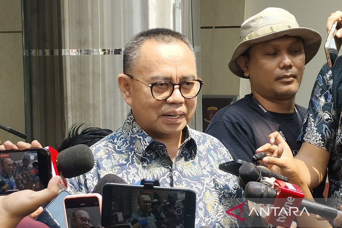 Sudirman Said Questioned by AGO on Procurement Practices