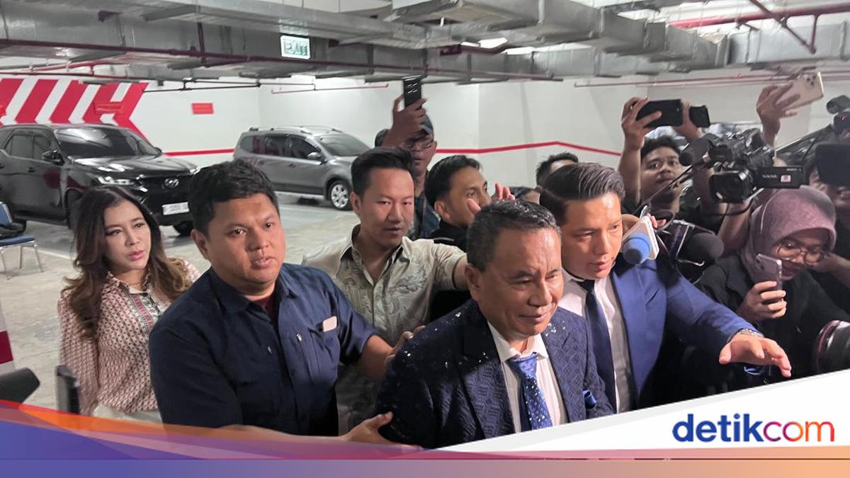 Accompanied by Hotman Paris, Febrie Adriansyah Questioned as a Suspect