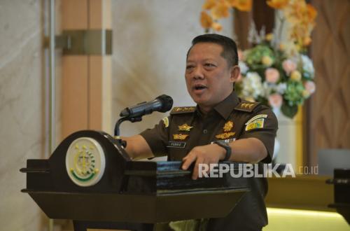 Former Jampidsus Febrie Appoints Hotman Paris as His Lawyer