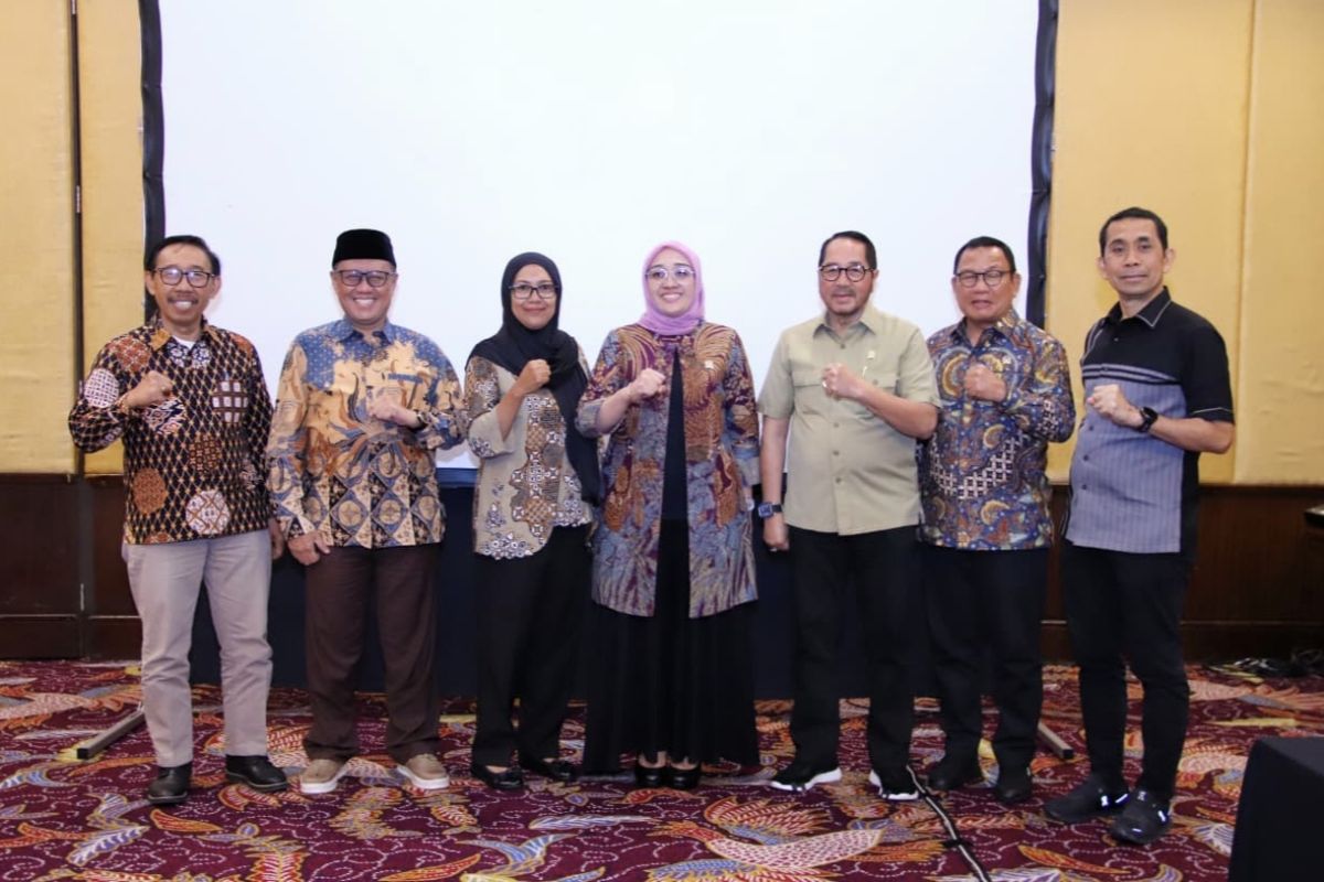 MPR Discusses with Academics to Find Solutions for Regional Autonomy Challenges