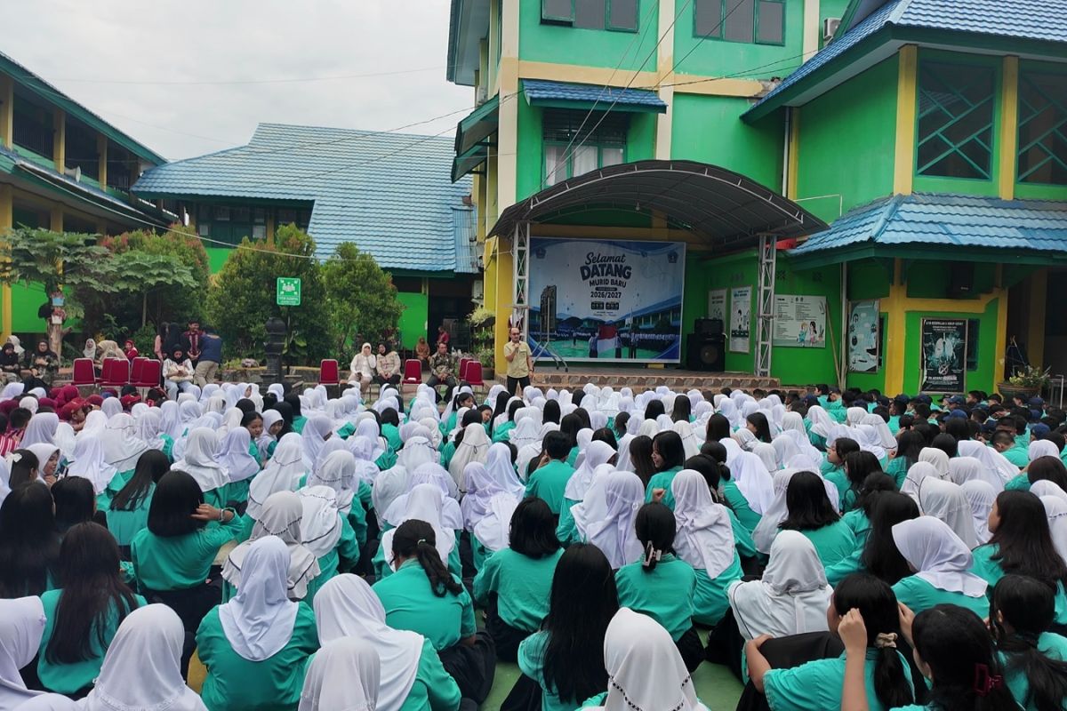 Kendari Government Promotes Digital Literacy and Child Protection Regulation to Students