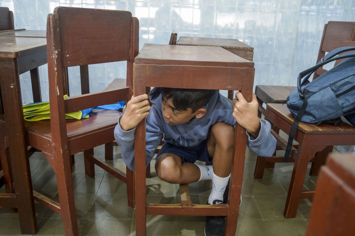 Yogyakarta School Incorporates Earthquake Simulation into Orientation Programme