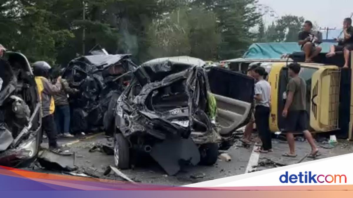 Death Toll in 9-Vehicle Pile-Up in Sibolangit Rises to 4