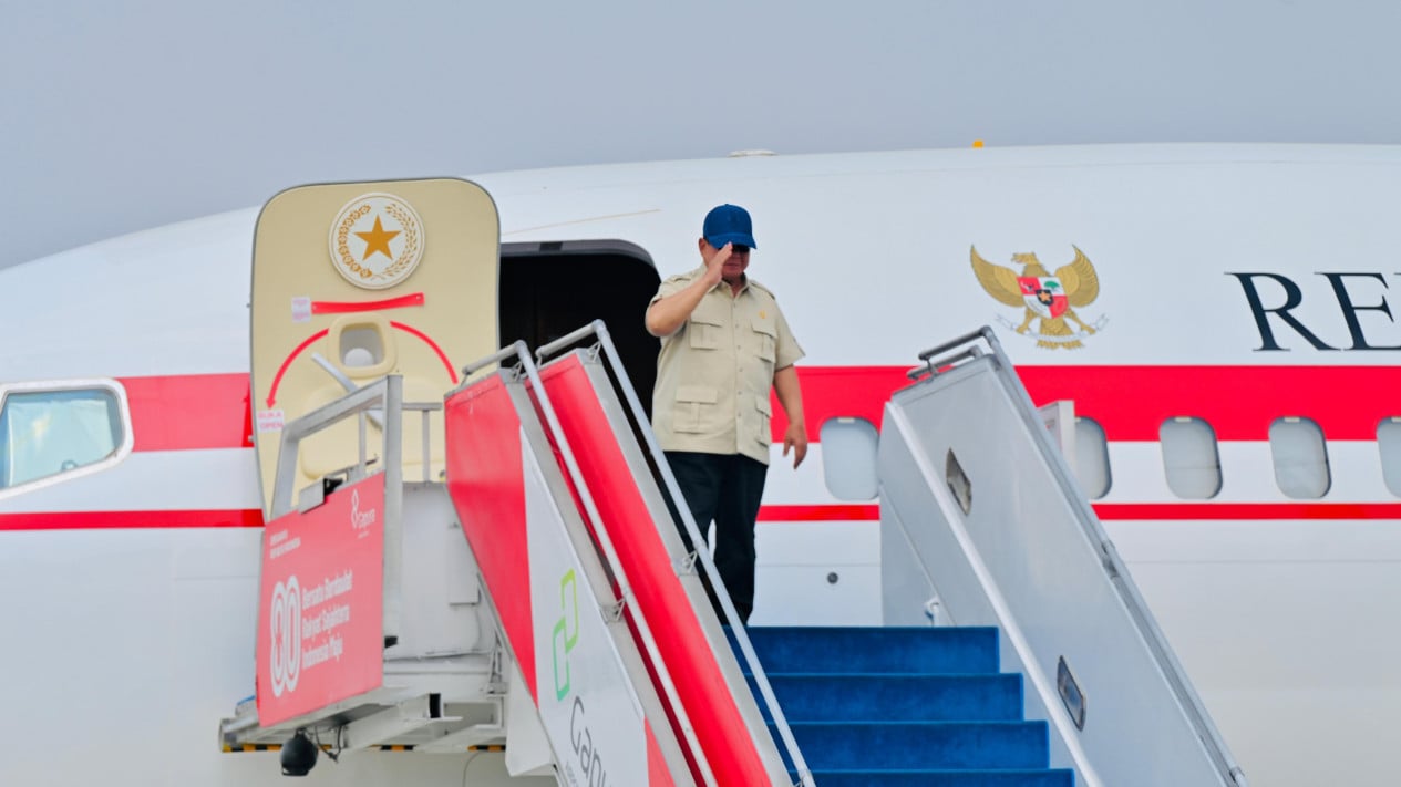 President Prabowo Leads Simultaneous Sugarcane to Soybean Harvest in East Java