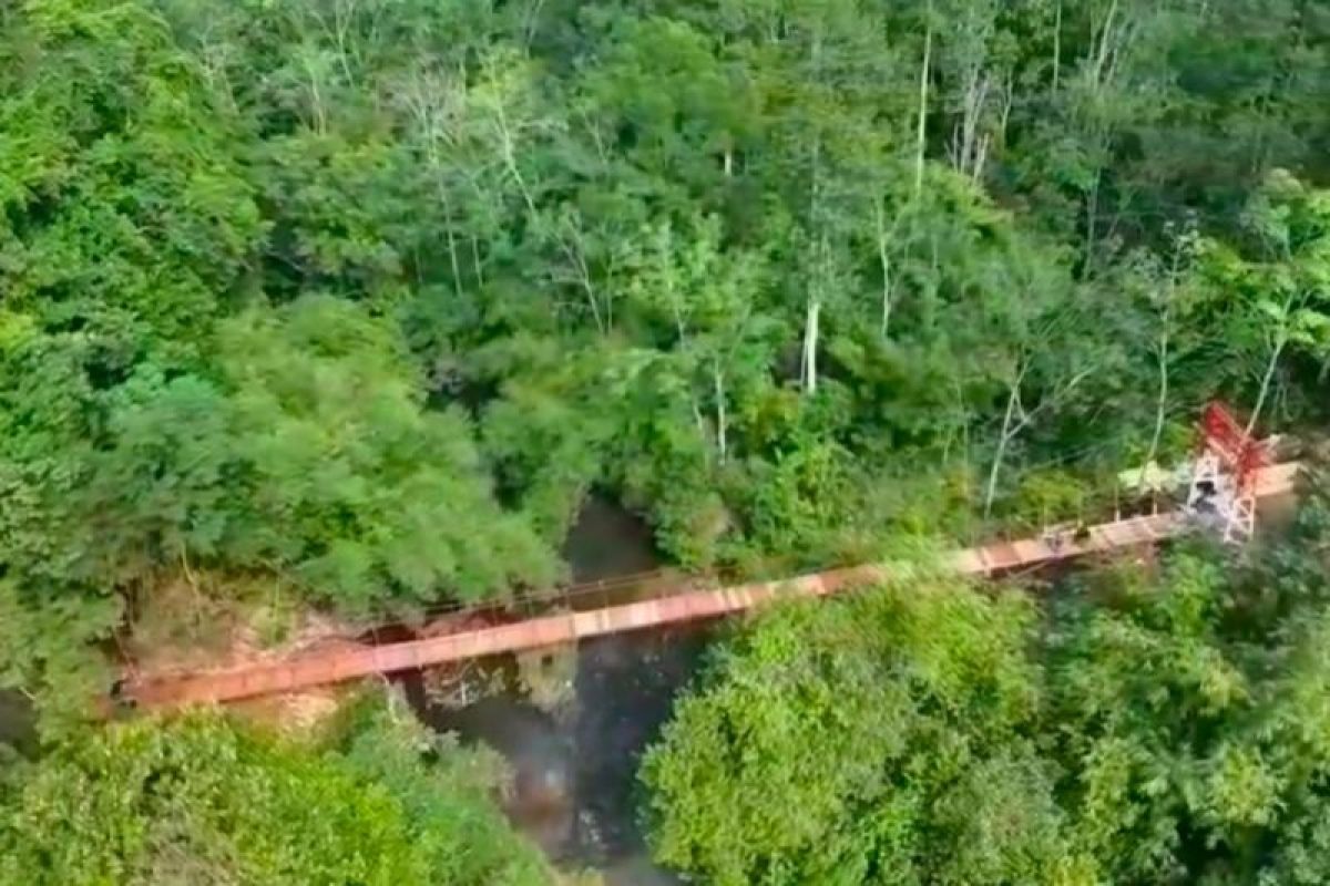 Kodim Rejang Lebong completes construction of two suspension bridges