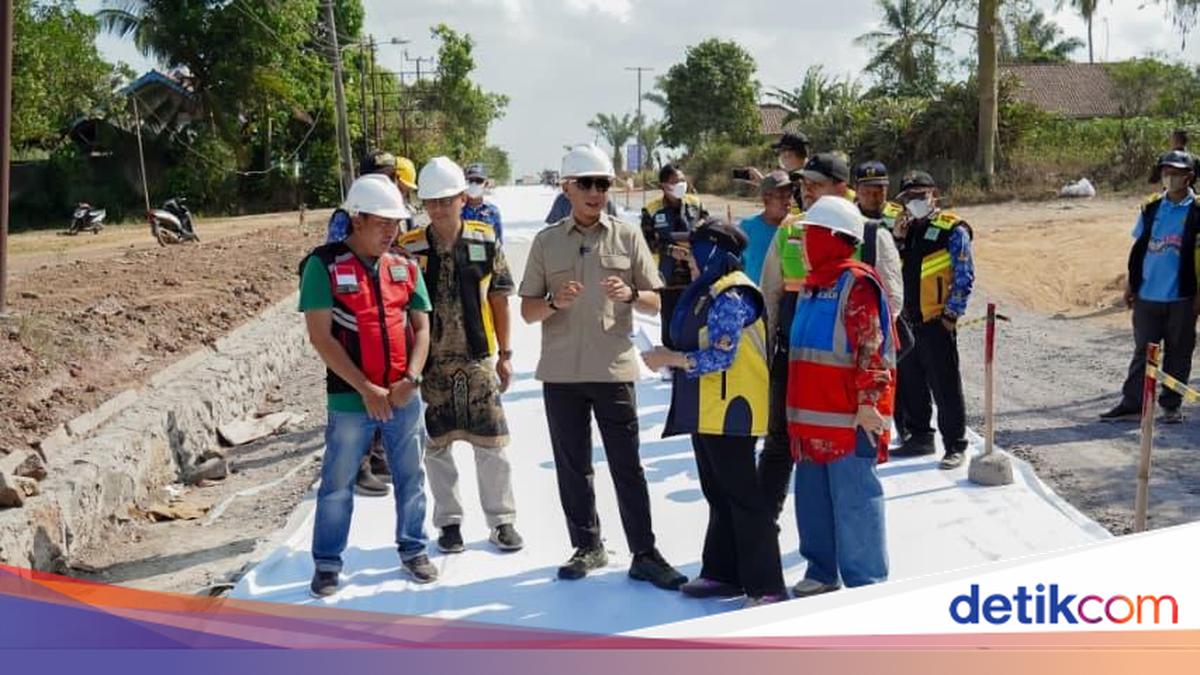 Lampung Governor Inspects Road Project, Emphasises Quality and Multi-Layered Supervision