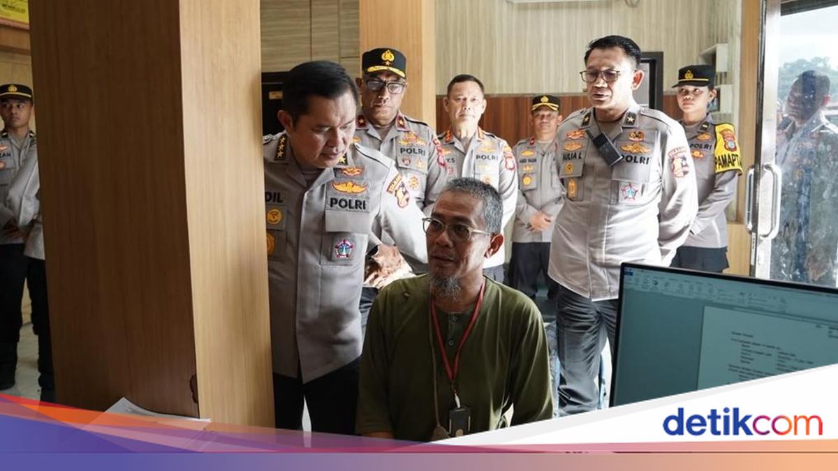 Astamaops Polri Urges Transformation of Police 110 Service and Command Centre