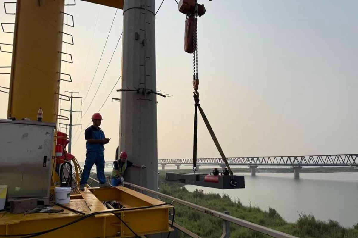 'Smart joints' enable seamless traffic flow on world's bridges