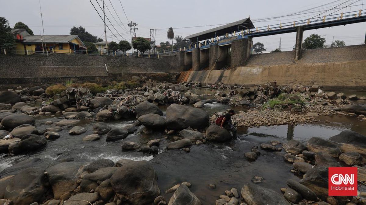 Bogor's Katulampa Dam Dries Up, Water Level Hits Zero Centimetres