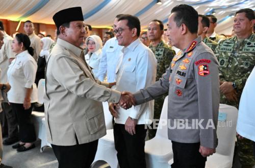 Prabowo: Defence and Police Budgets Can Be Cut to Eradicate Poverty