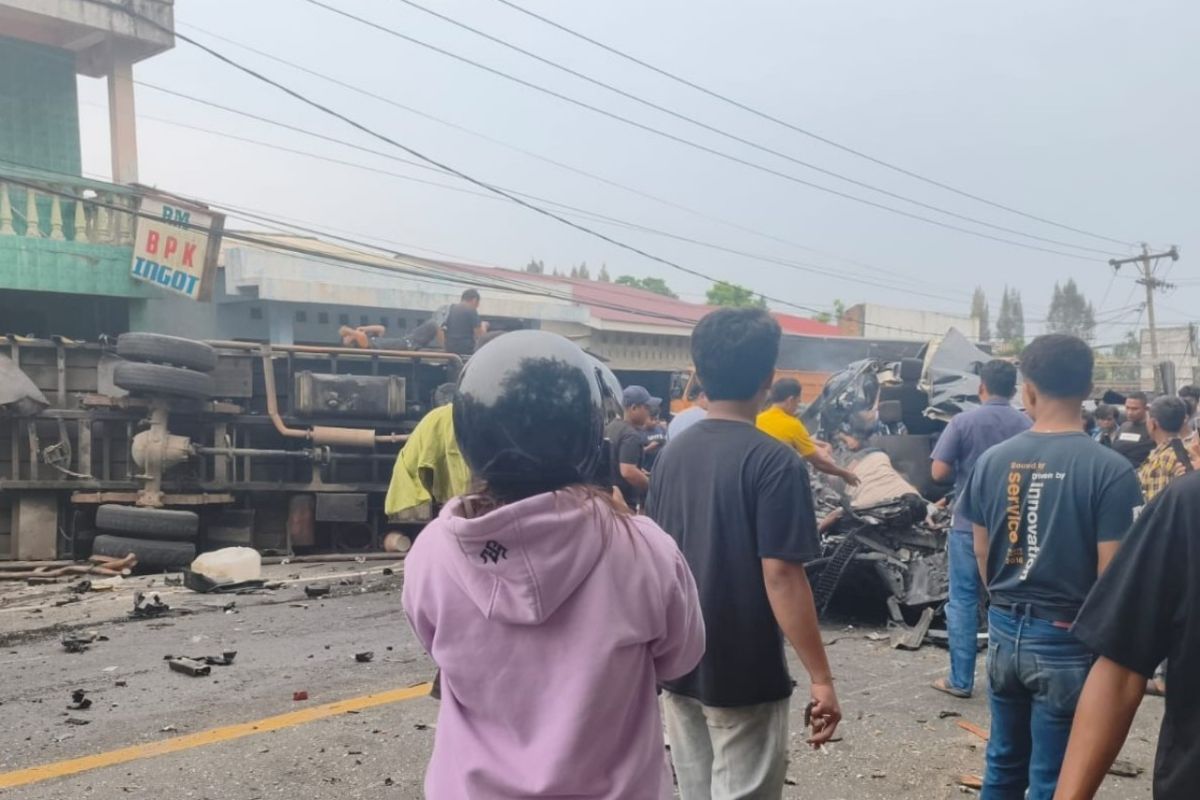 Police detain driver suspected of causing fatal multi-vehicle crash in Sibolangit, North Sumatra