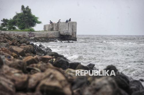 Central Java Bappeda Awaits Design Details for Giant Sea Wall, Groundbreaking Set for October 2026