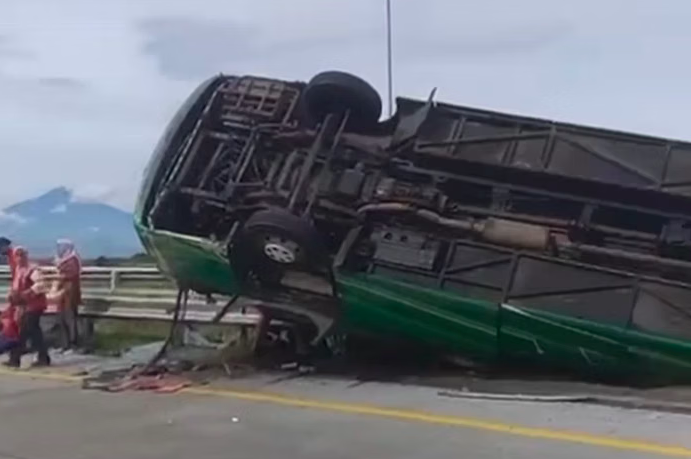 Brake Failure Suspected in Multi-Vehicle Collision in Sibolangit