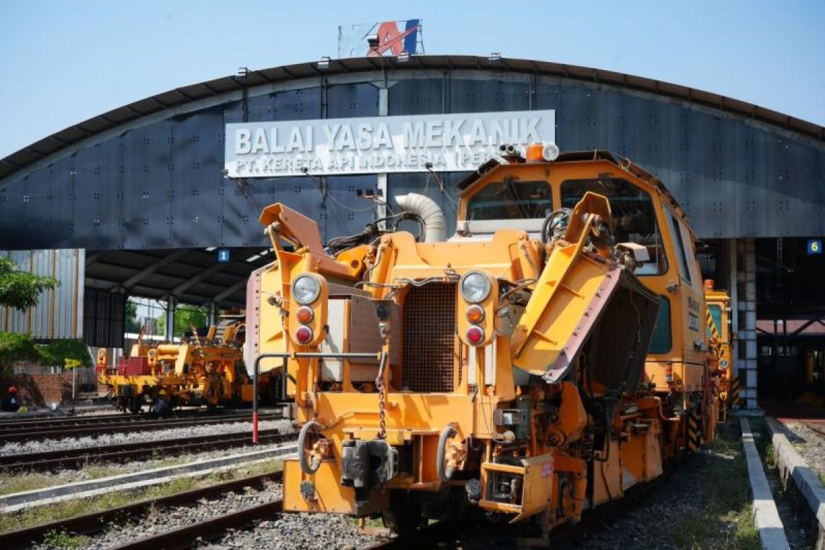 Cirebon Prujakan Mechanical Workshop Maintains Reliability of 51 Rail Maintenance Machines for All of Java