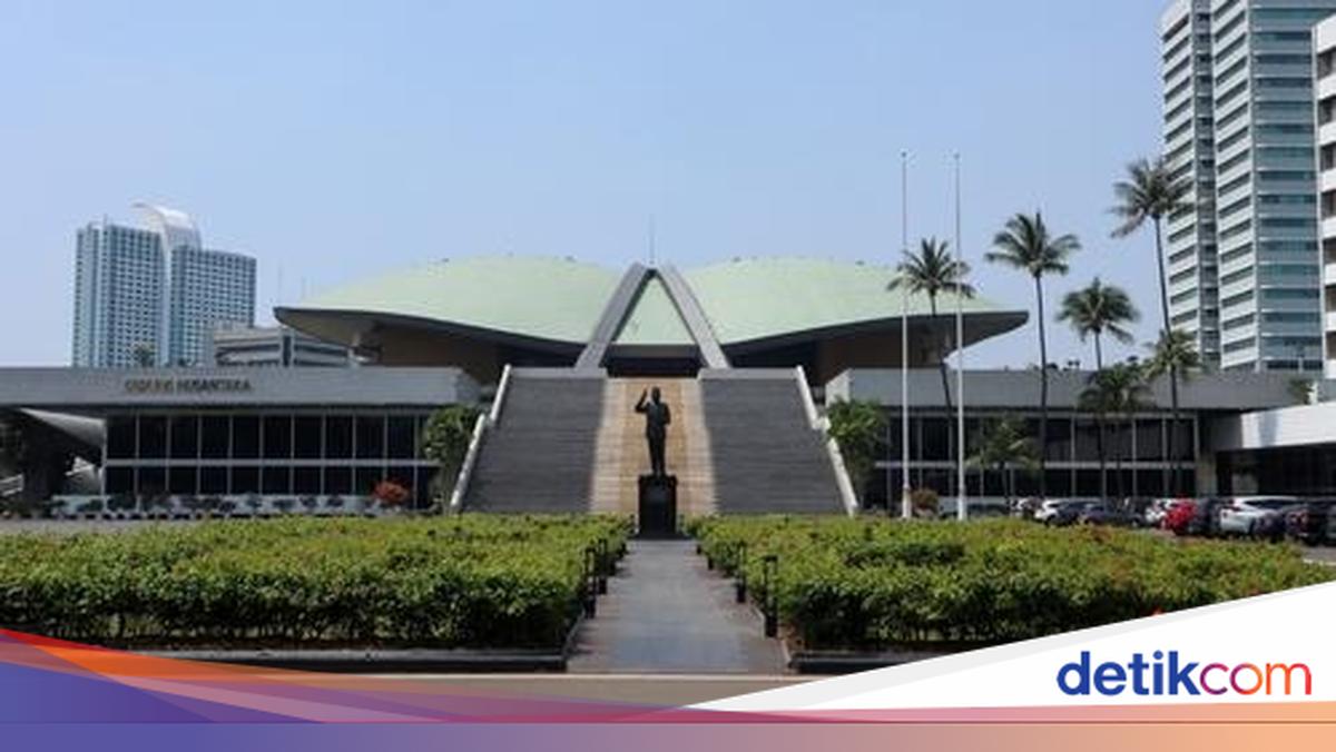 MPR Holds National Symposium in Pekanbaru to Discuss Regional Bonds and Public Investment