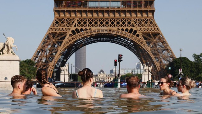 Scorching Heatwave 'Engulfs' Europe, Death Toll Mounts in Historic Tragedy