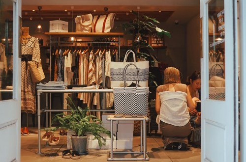 Pre-Owned Luxury Goods Transactions Shift to Outright Sale Scheme
