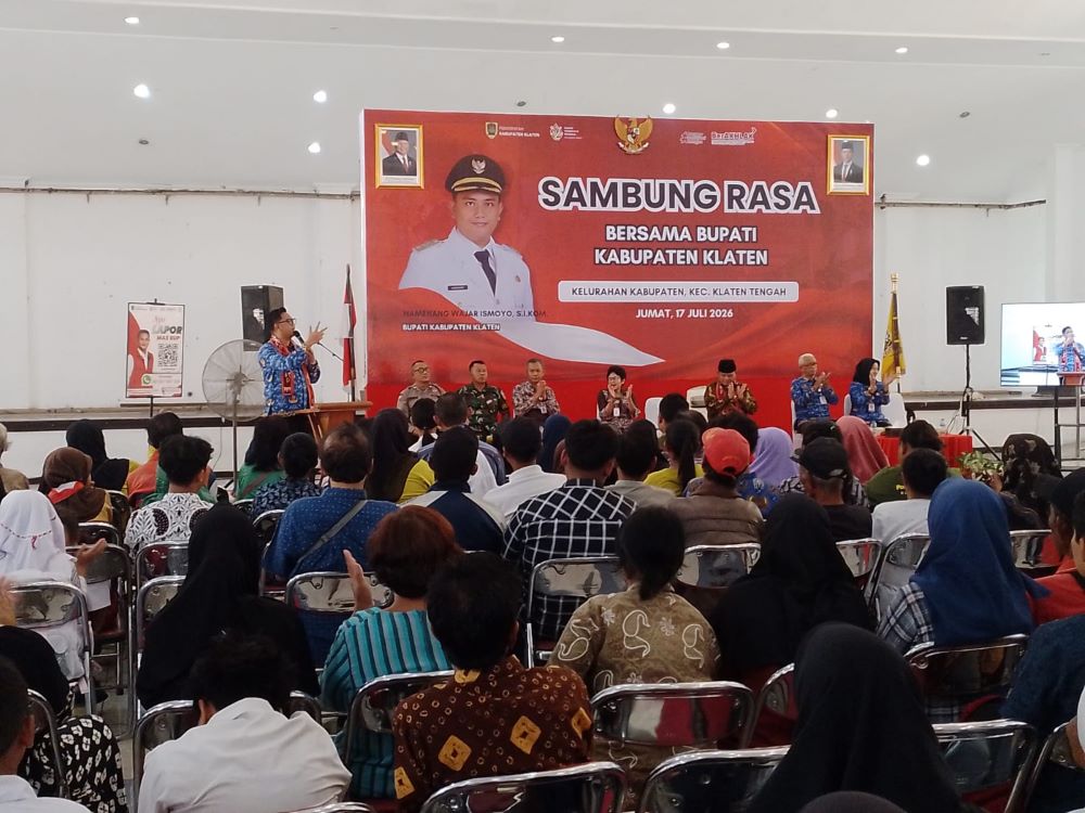 Klaten Regent Engages Residents on Waste Management Crisis