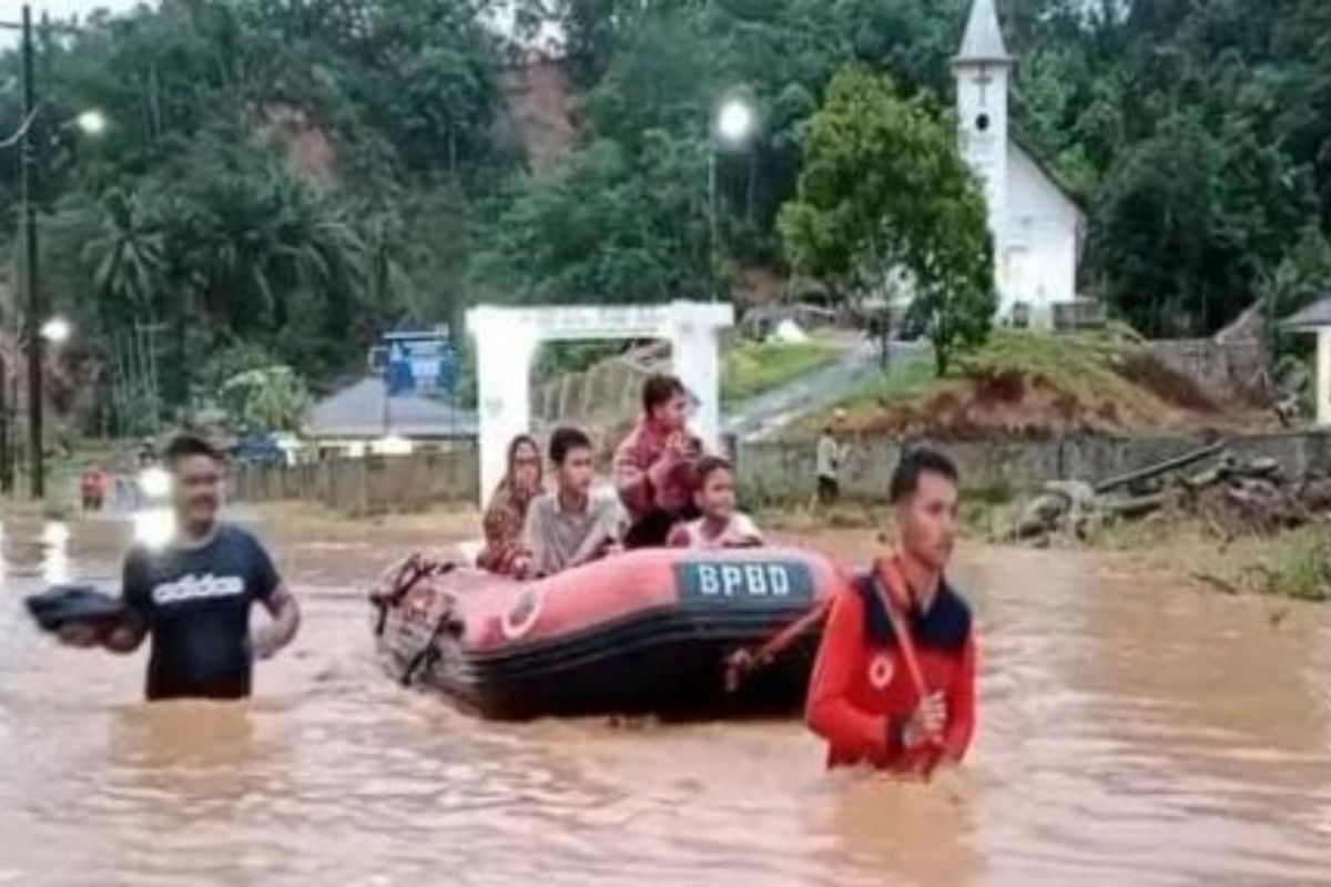 North Sumatra mobilizes response as floods affect 200 households