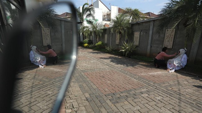 Economic Hardship and Mysterious Terrors Threaten Indonesian Citizens, Targeting Youth and Children