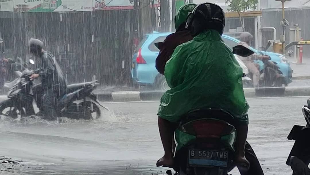 Warning of Thunderstorms Across Several Indonesian Cities