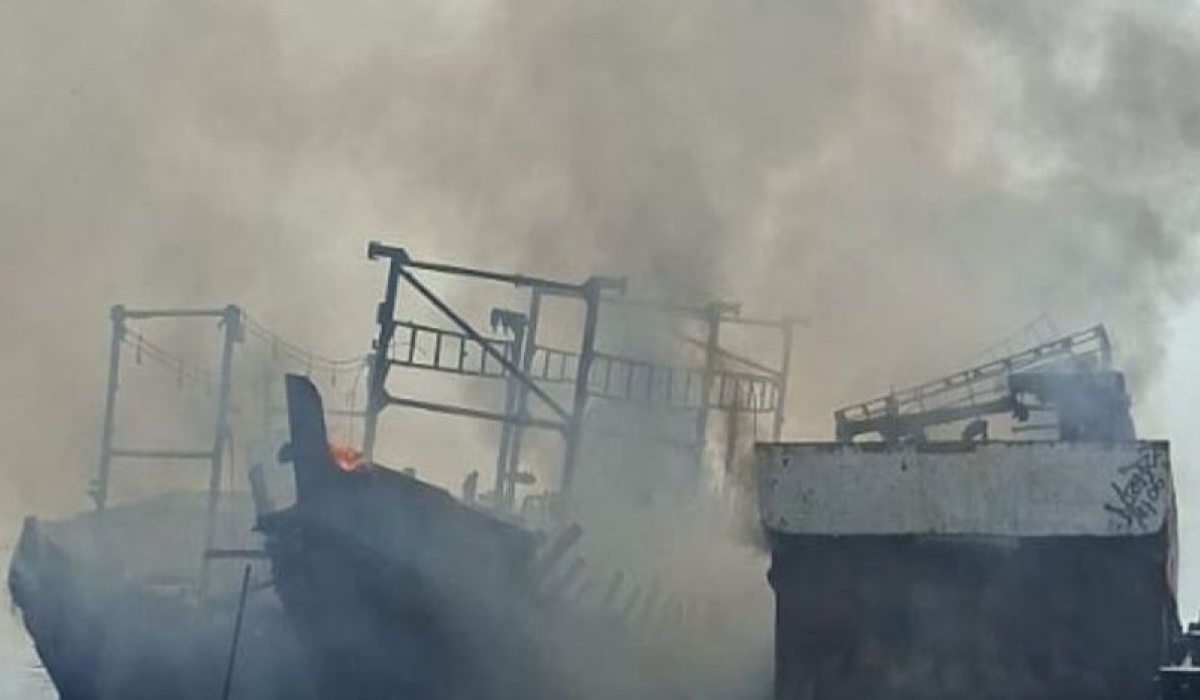 Three Vessels Destroyed in Muara Angke Fire, Losses Estimated at Rp1.5 Billion