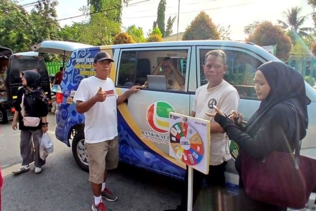 North Barito BPPD Facilitates PBB-P2 Payments at Car Free Day