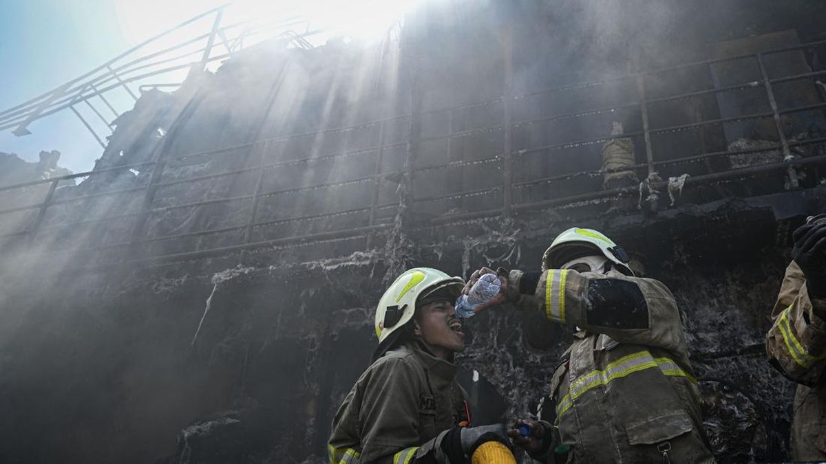 Three Vessels Gutted by Fire at Muara Angke, Police Launch Investigation