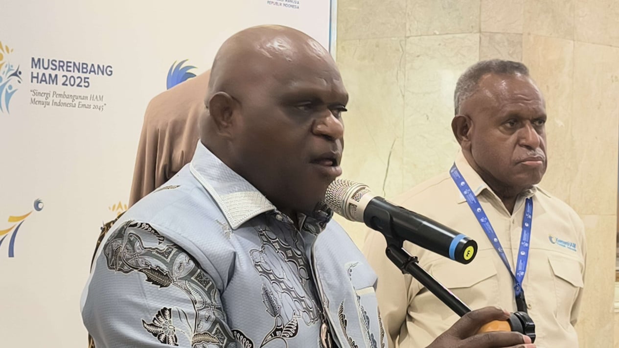 Minister Pigai Deploys Staff to Handle Inter-Village Clash in East Flores That Killed Three