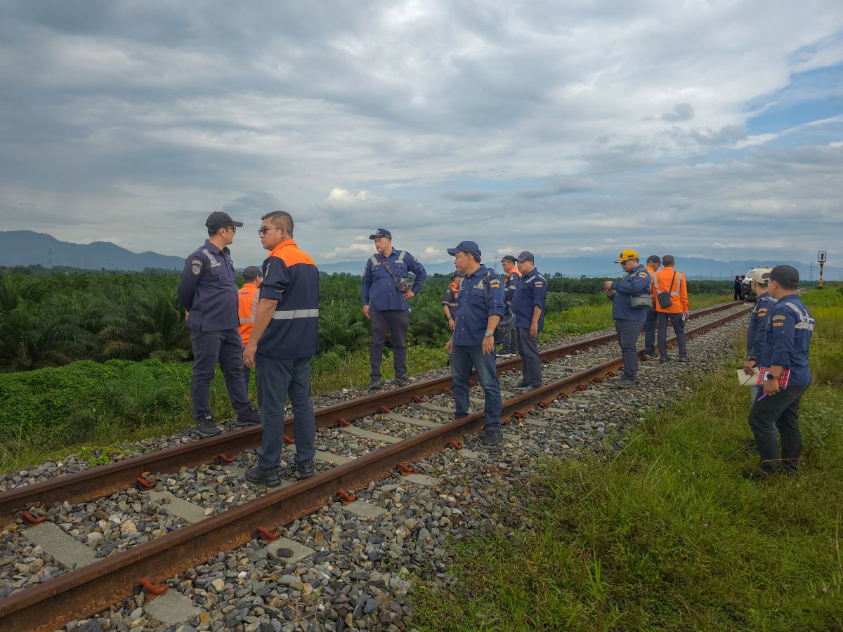 KAI Sumut Inspects Rantauprapat Baru-Aek Nabara Rail Line to Ensure Reliability