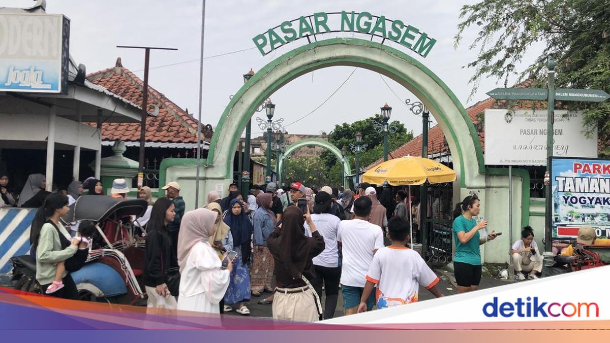 Yogyakarta Trade Office Seeks Solution for Disabled Cracker Seller Barred from Ngasem Market