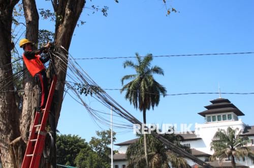 West Java Governor Dedi Mulyadi Says No Protests Over Diponegoro Road Closure as Alternative Route Opens
